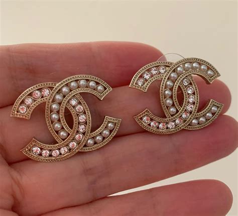 vintage chanel hoop earrings